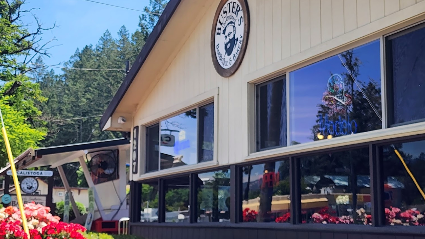 The exterior of Buster’s Southern Barbecue and Bakery in Calistoga, CA, as featured in Davis Estates’ wine blog on the best things to do in Calistoga